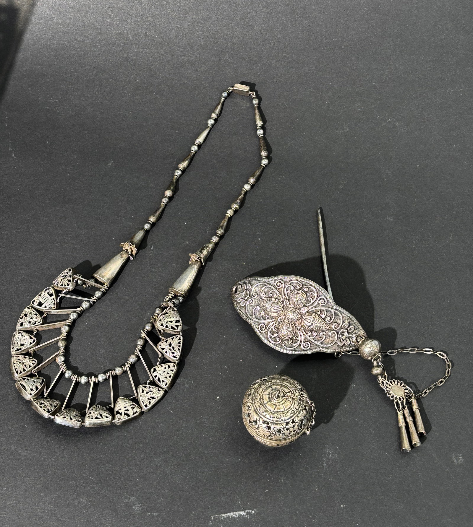 3 Chinese Silvers Necklace Box Hair Pin; 131.3G (1 of 8)