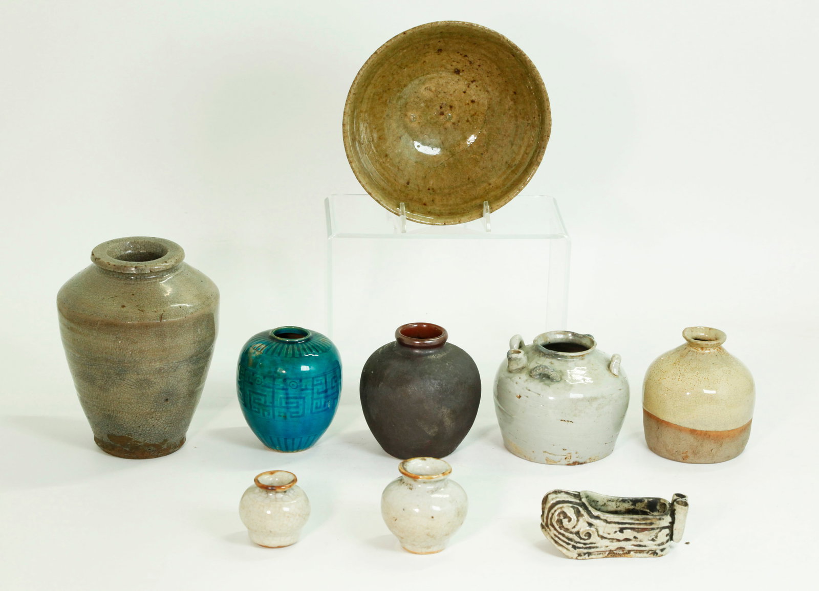 4 Chinese Qing Porcelains; 5 South East Asian (1 of 10)