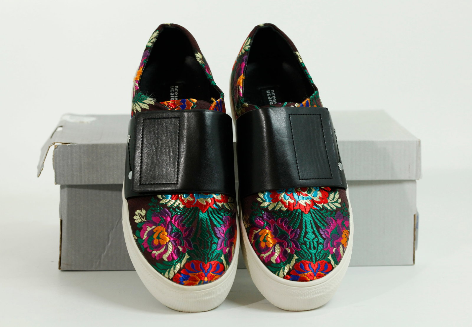 Lord & Taylor Design Lab; Brocade Sneakers 7M (1 of 7)