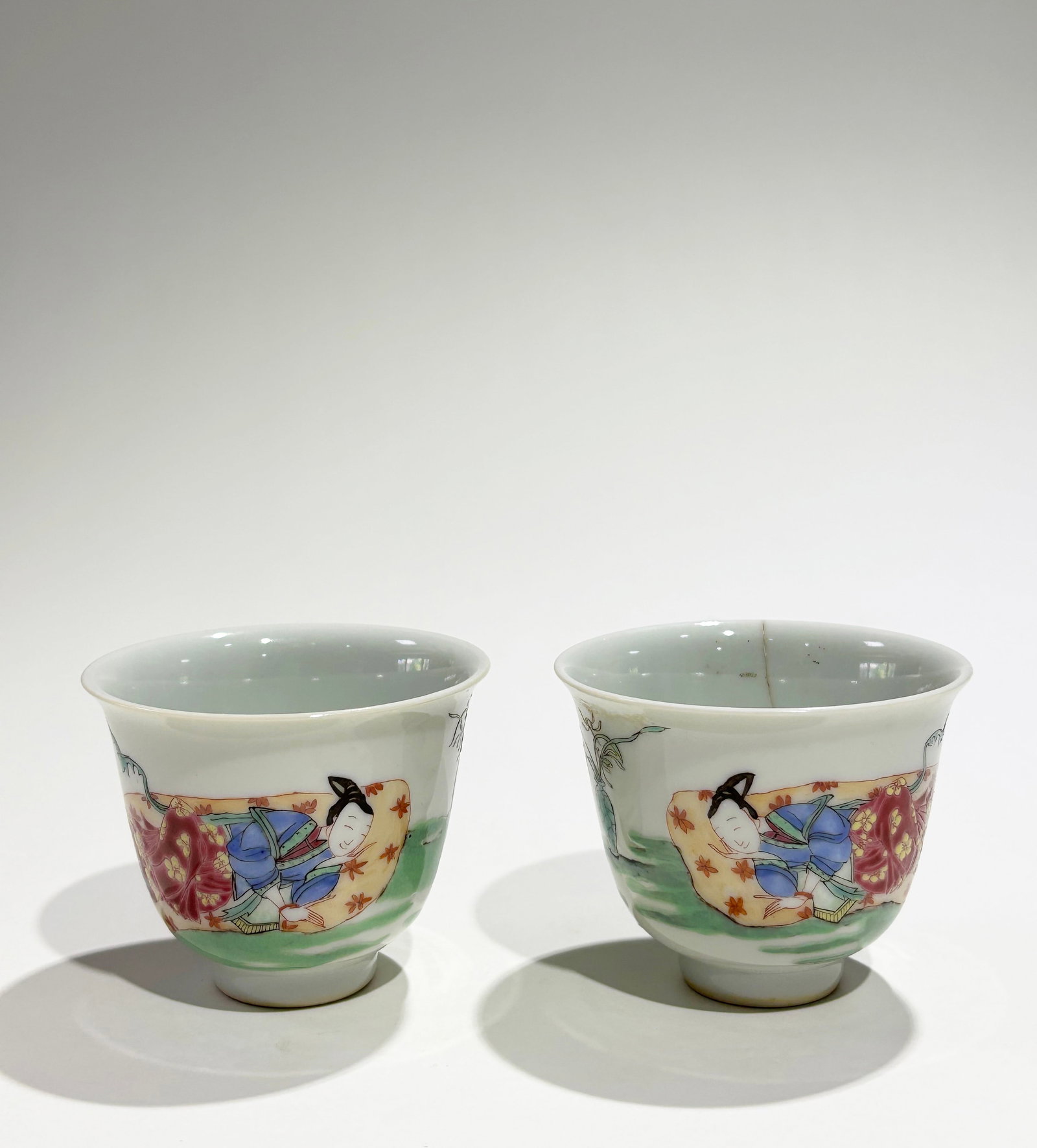 Mirror Pr Chinese Famille Rose Porcelain Lady Cups (1 of 7)