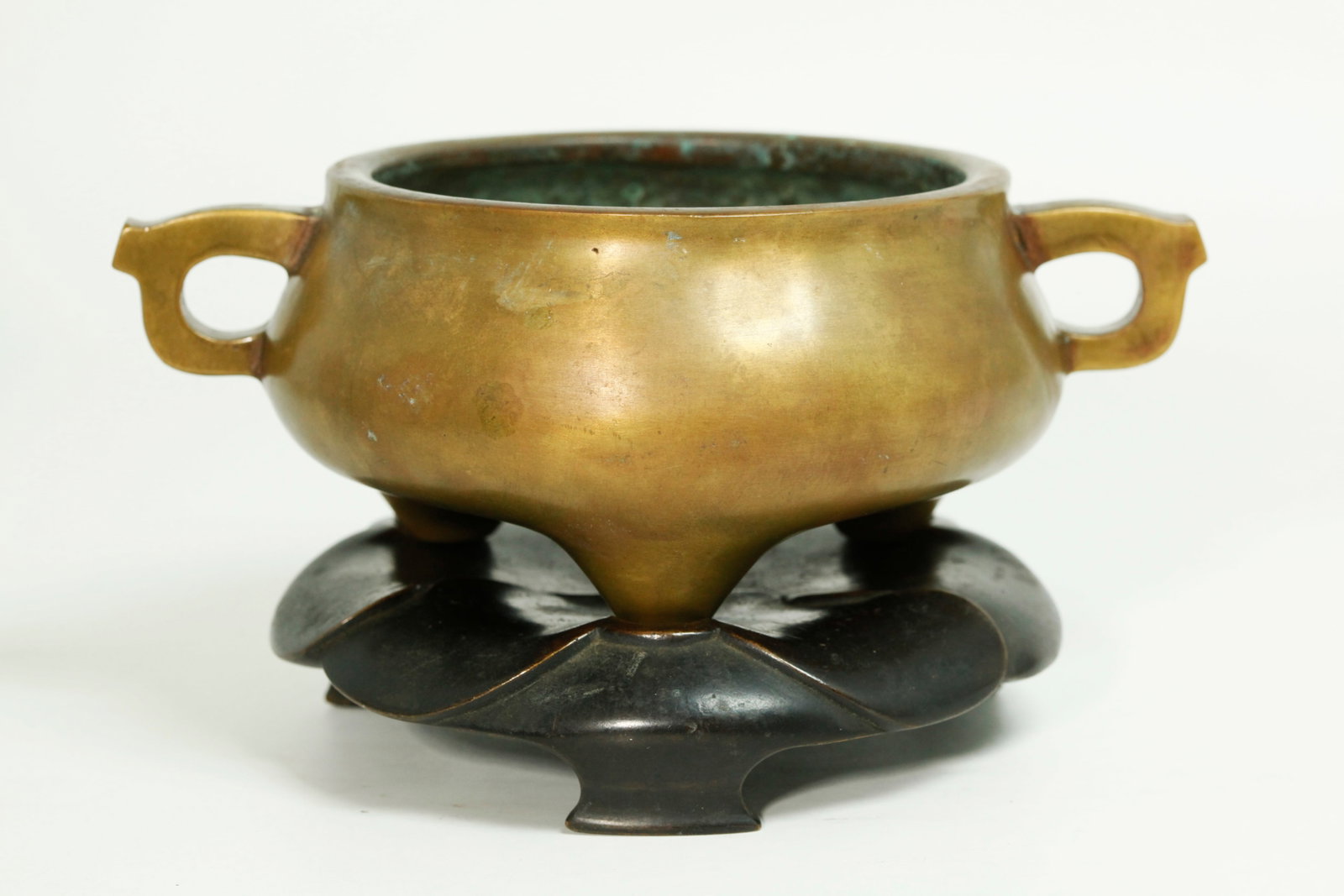 Chinese Bronze 3 Leg 2 Handle Censer & Stand (1 of 5)