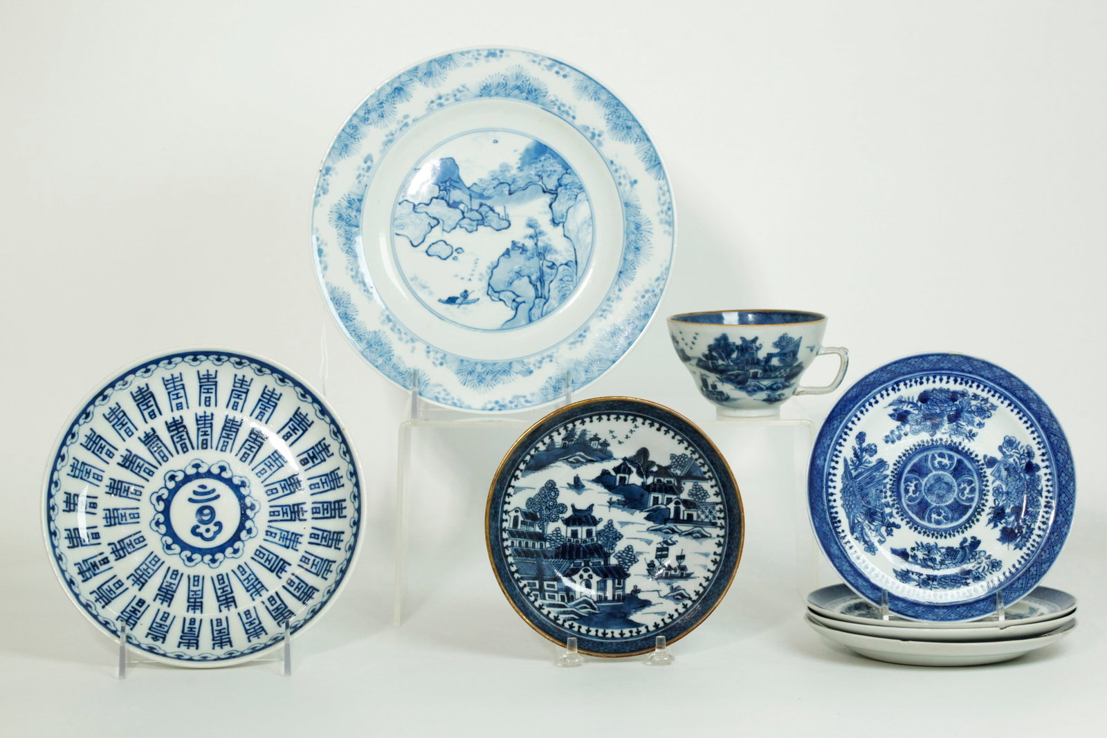 8 Chinese Blue & White Porcelains; Plates Teacup (1 of 7)