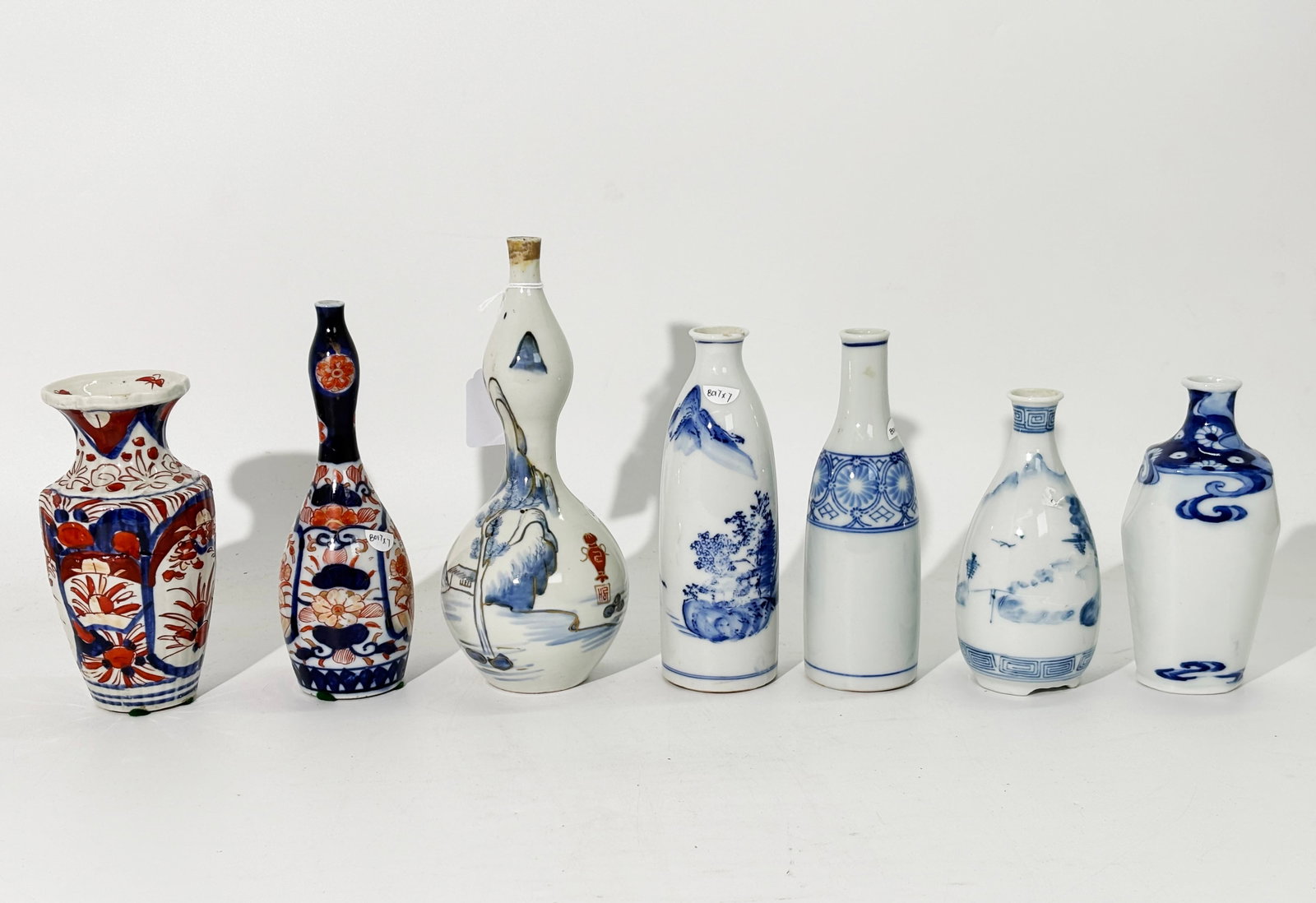 7 Good Japanese Blue & White Porcelain Vases (1 of 8)