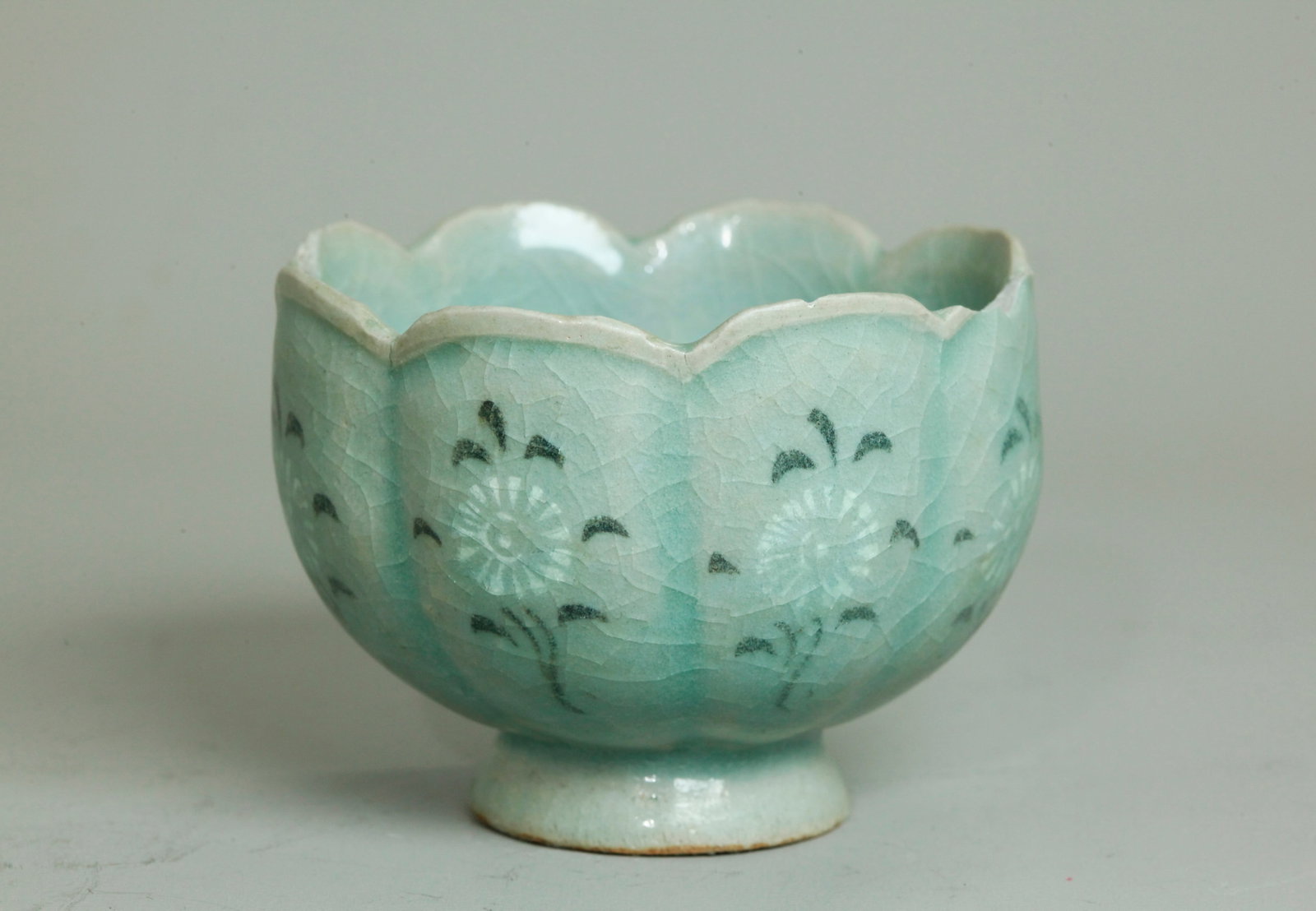 Korean Goryeo Celadon 8 Lobed Flower Cup (1 of 5)