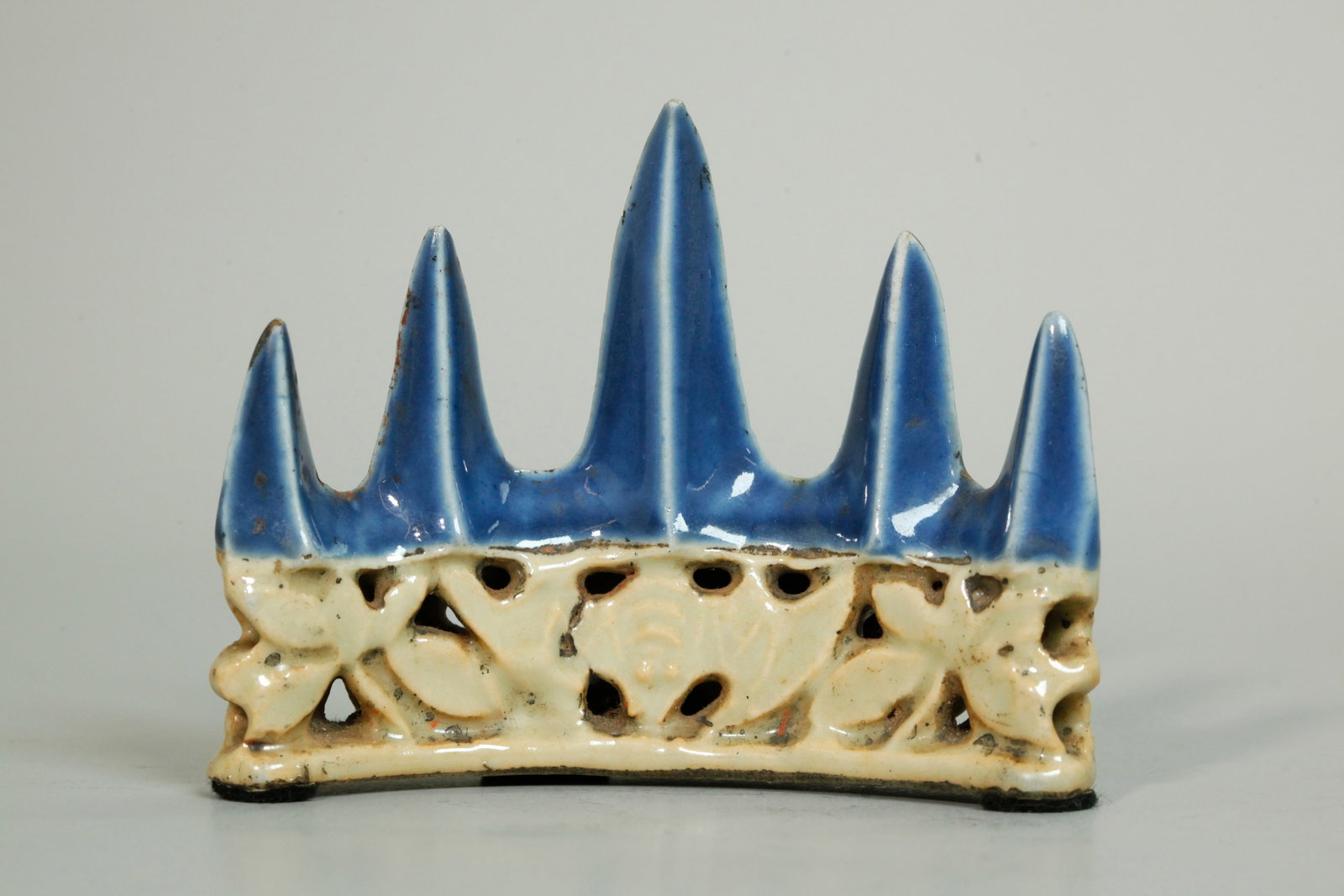 Chinese 19 C Blue 5 Mountain Porcelain Brush Rest (1 of 5)