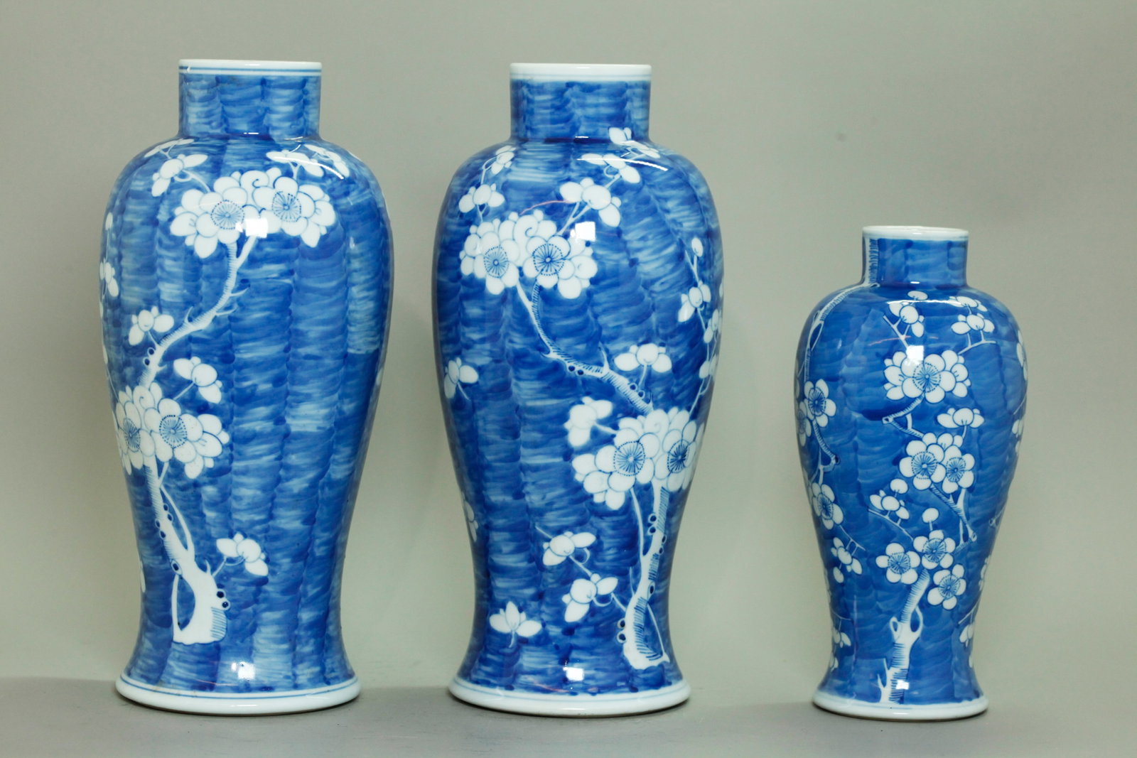 Pr +1 Chinese Blue White Porcelain Baluster Vases (1 of 5)