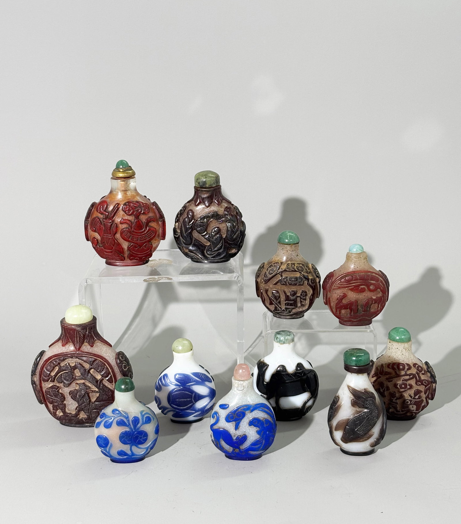11 Chinese Qing Carved Glass Overlay Snuff Bottles (1 of 11)