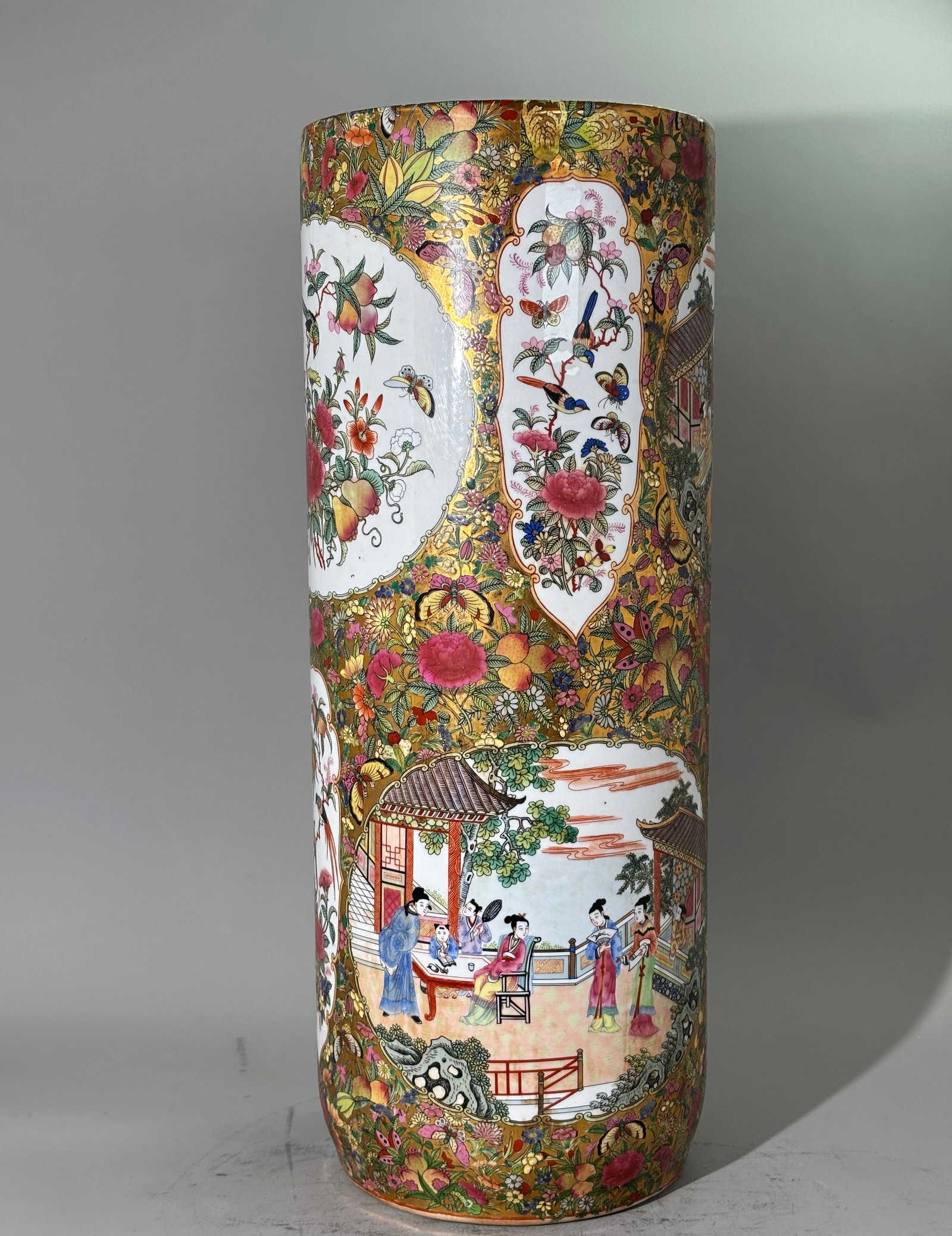 Chinese Rose Medallion Porcelain Umbrella Stand (1 of 6)