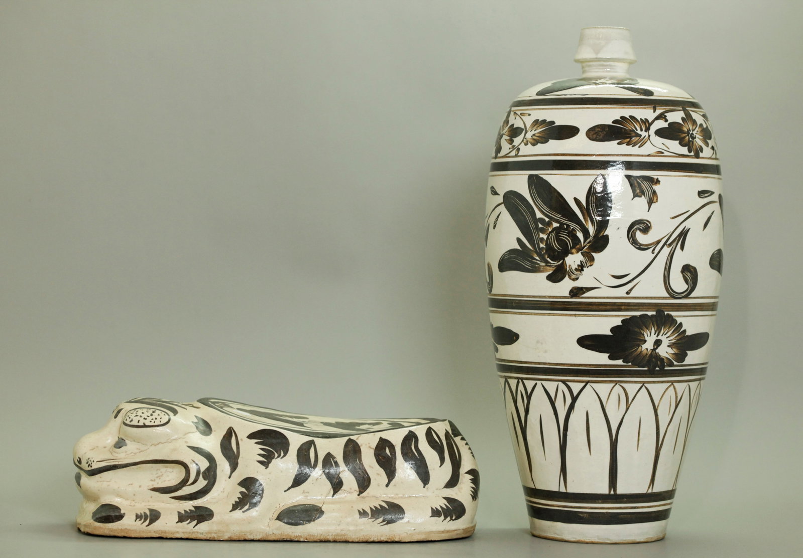 2 Chinese Cizhou Ceramics: Bottle & Tiger Pillow (1 of 5)