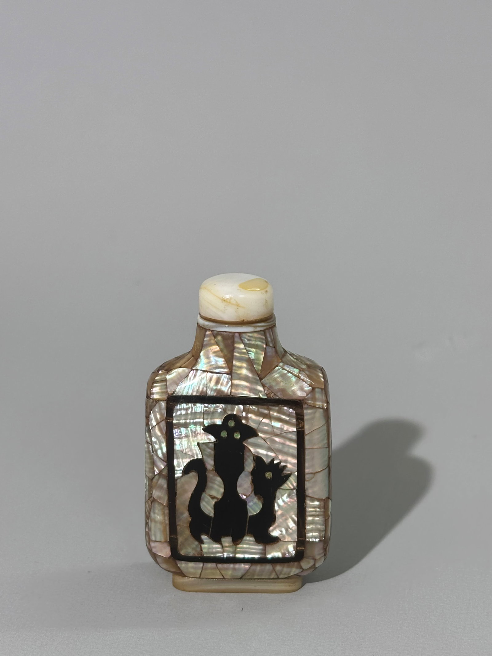 Chinese Daoguang Mark Shell Veneer Snuff Bottle (1 of 6)
