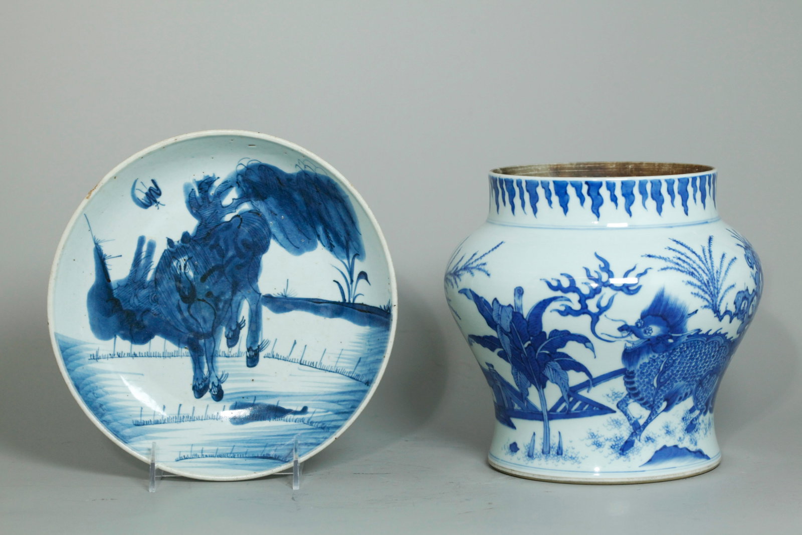 2 Chinese Blue & White Porcelains: Jar & Plate (1 of 6)