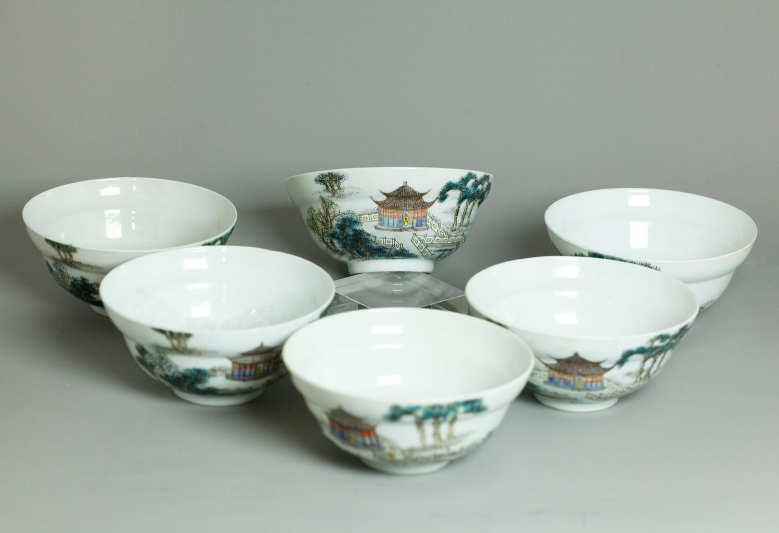 6 Good Chinese Jiujiang Enameled Porcelain Bowls (1 of 7)