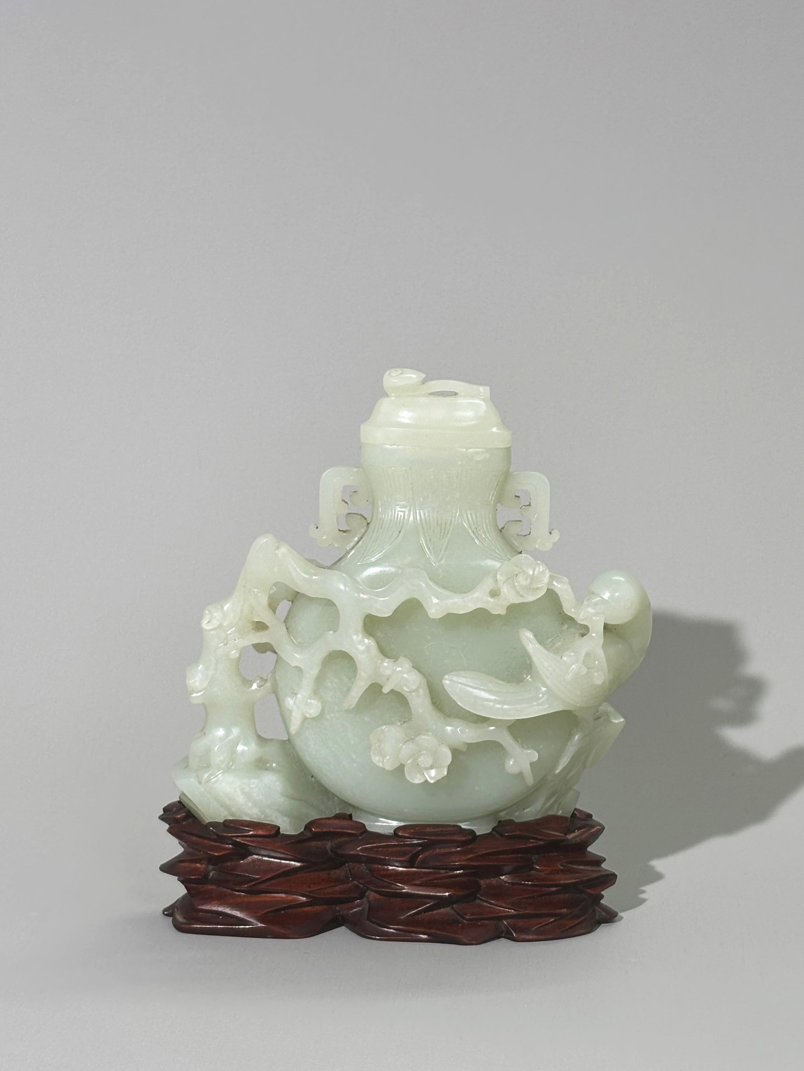 Fine Chinese 18/19 C Pale Celadon Jade Moon Flask (1 of 8)