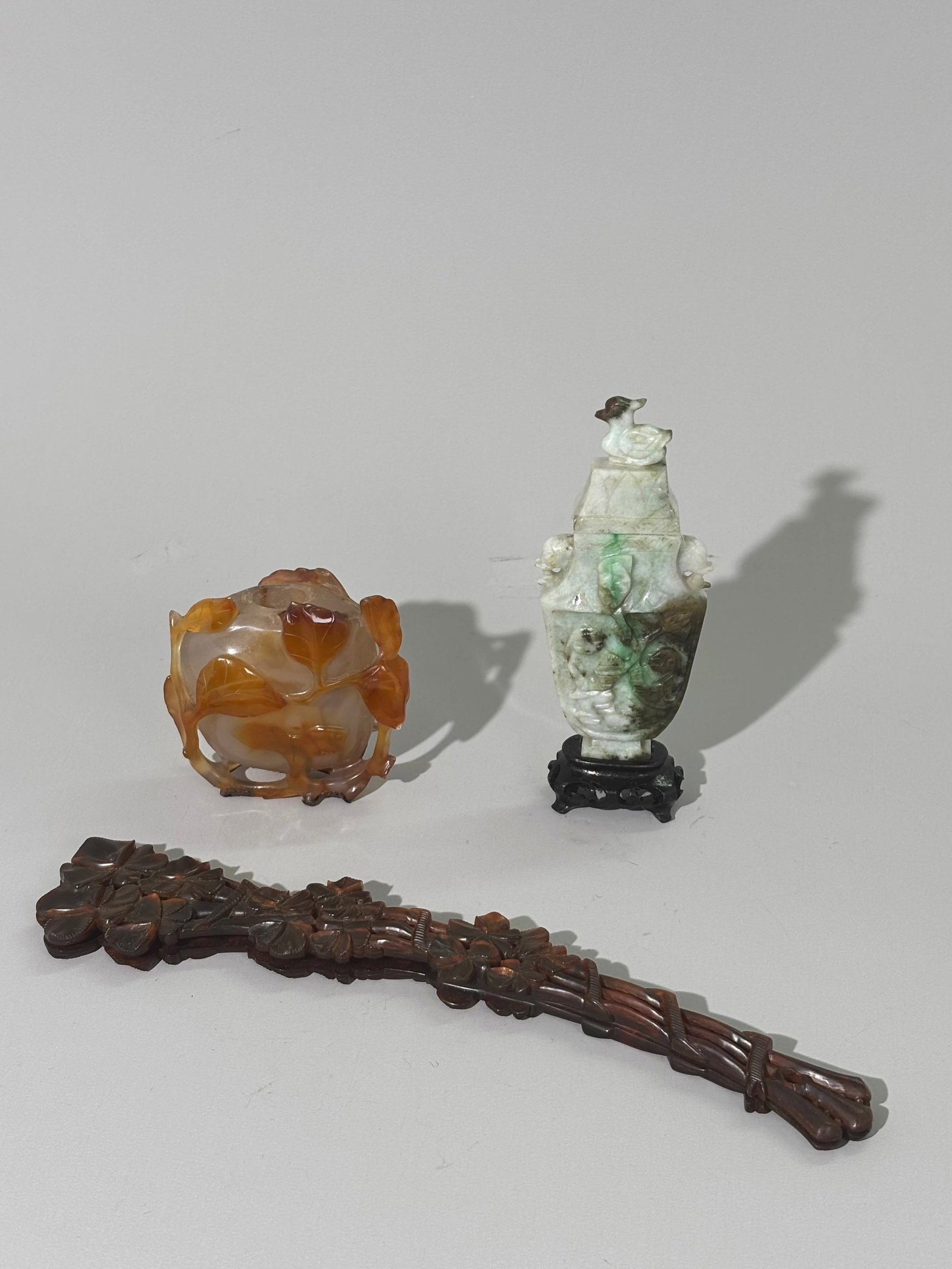 Chinese Carnelian Agate Snuff Bottle, Jadeite Urn (1 of 7)
