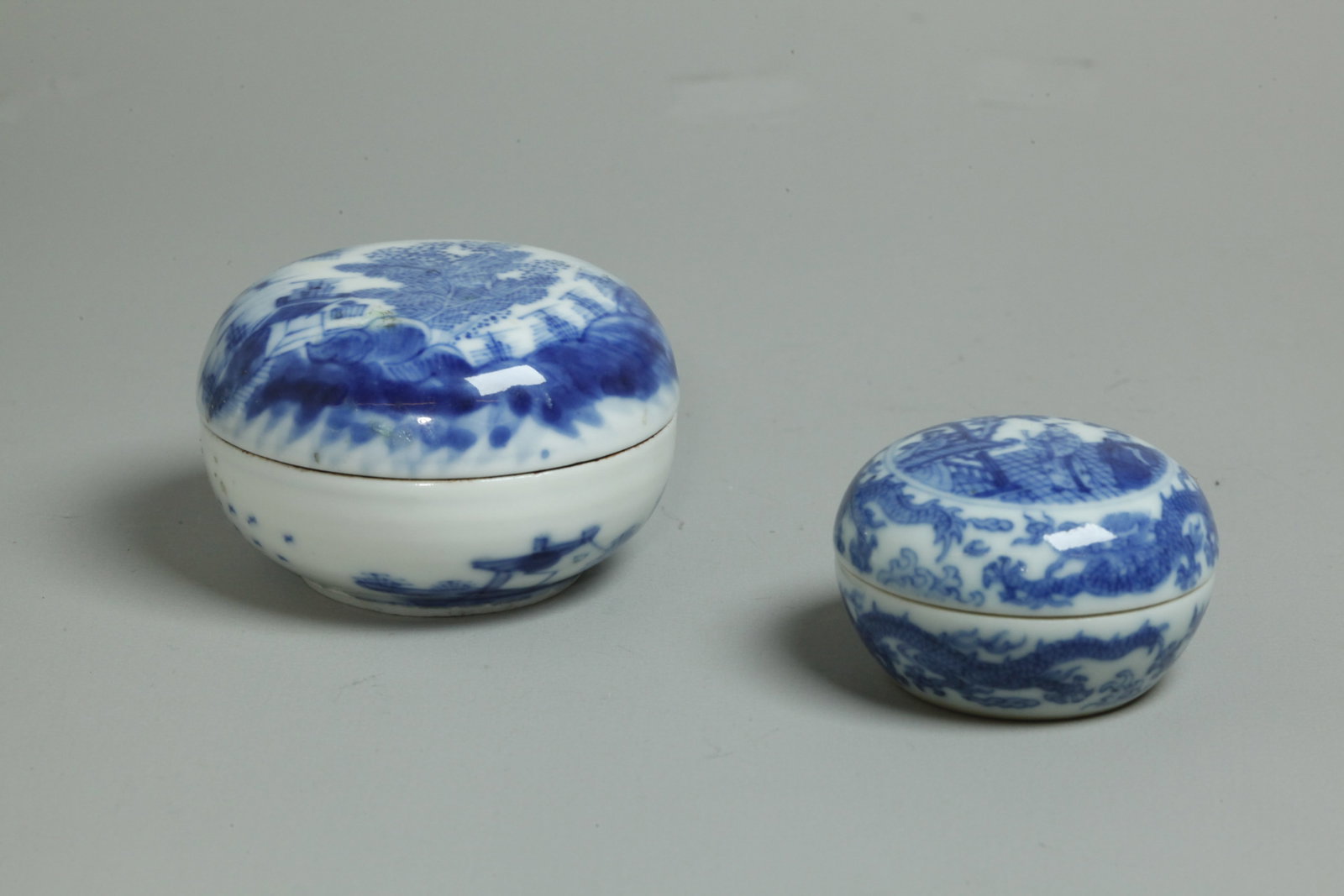 2 Fine Chinese 19th C Blue & White Porcelain Boxes (1 of 7)