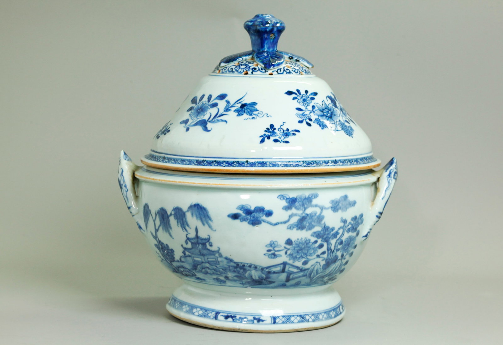 Chinese 18th C Blue White Export Porcelain Tureen (1 of 5)