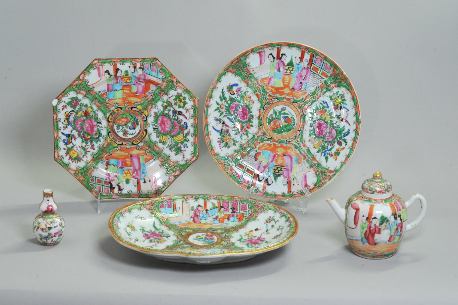5 Chinese 19C Rose Mandarin Medallion Porcelains (1 of 8)