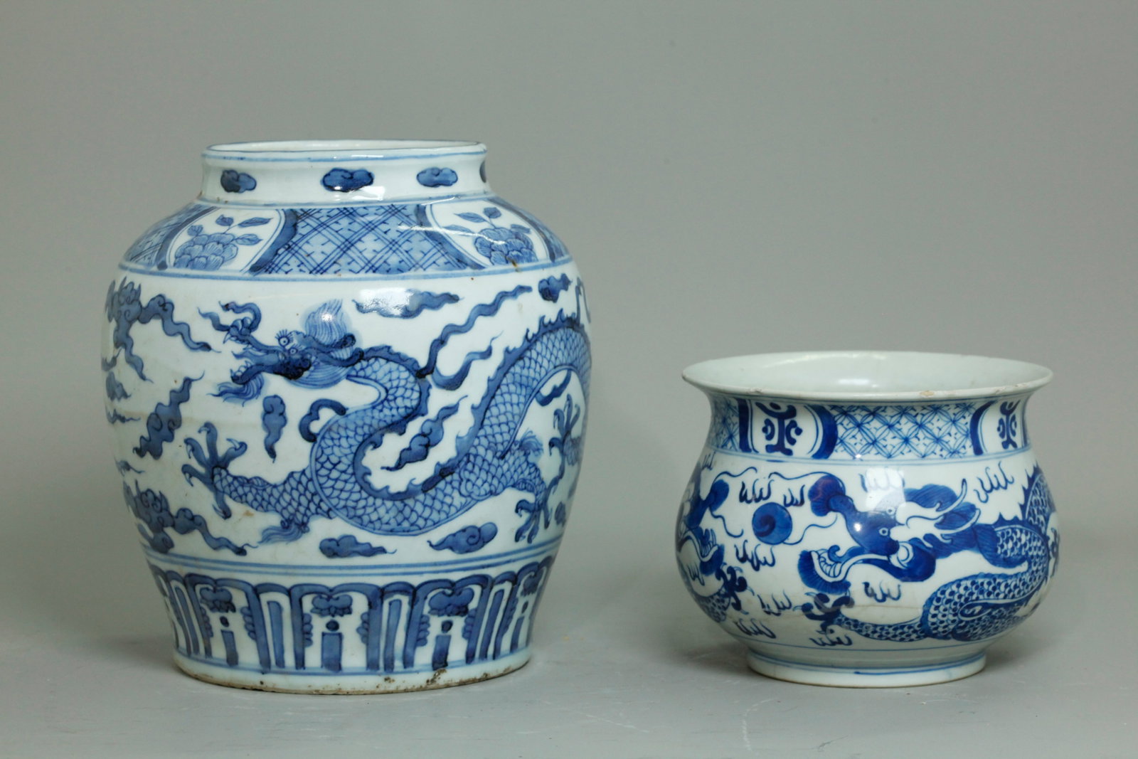 2 Chinese Blue White Dragon Porcelains Jar Censer (1 of 6)