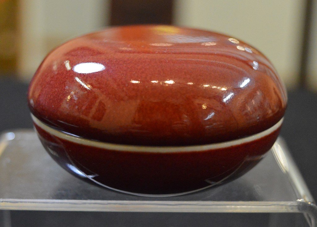 Chinese Porcelain Copper Red Glazed Box: Chinese Porcelain Copper Red Glazed Box, kangXi mark on the base. Dia:2 3/4 inch (7cm) Good condition Any condition statement is given as a courtesy to a client, is only an opinion and should not be t