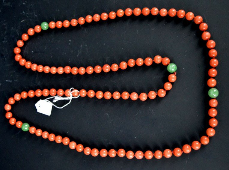 Chinese Coral & Jadeite Beads for 108 Rosary: Chinese 104 Coral & 4 Jadeite Beads for 108 Buddhist Rosary. See images for size. Good condition.