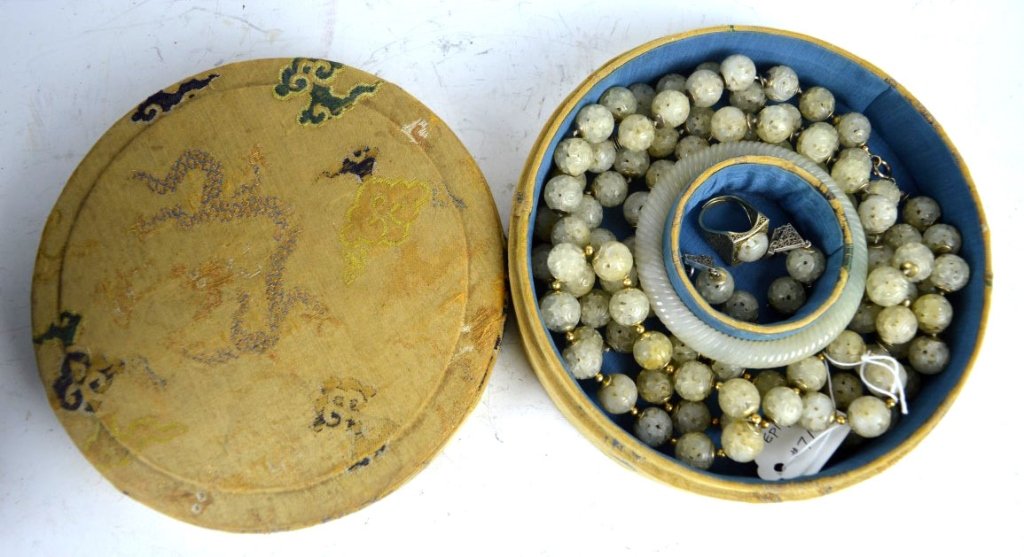 Chinese Carved Jade Bangle and Matching Bead Set (1 of 10)
