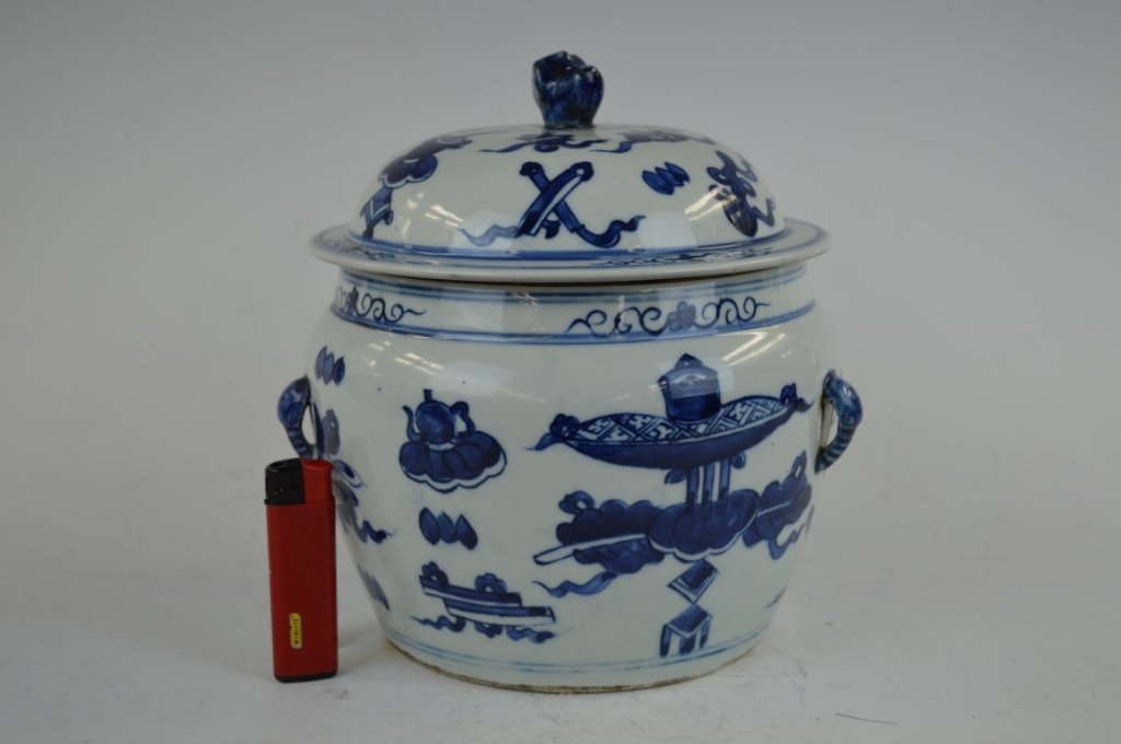 18th/19th C Chinese B & W Porcelain Pot & Cover (1 of 10)