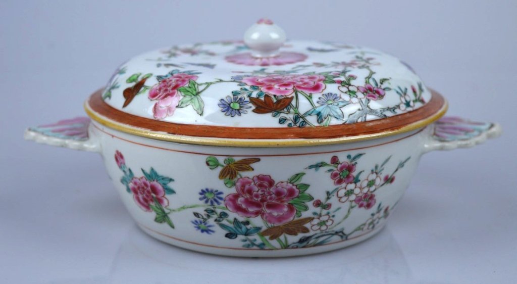 18th Century Chinese porcelain Ecuelle and Top (1 of 9)