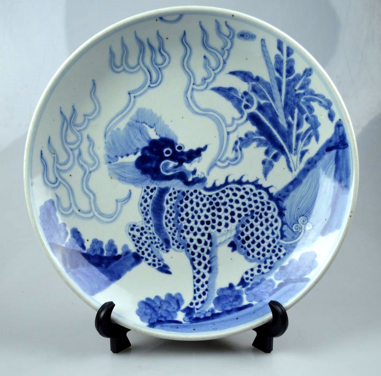 Good Chinese Underglaze Blue Decorated Qilin Plate (1 of 7)