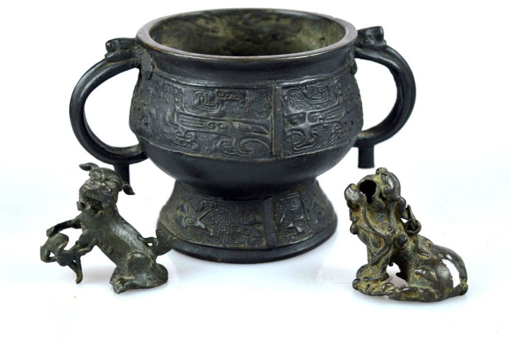 Archaic Chinese Bronze Censer & 2 Bronze Finials (1 of 10)