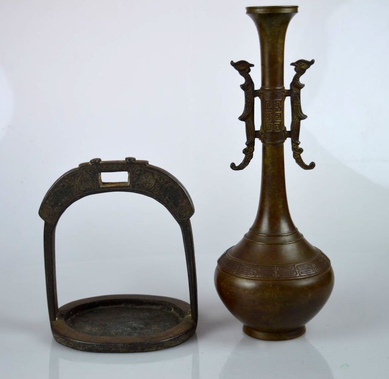 Old Chinese Inlaid iron stirrup & Bronze Vase (1 of 9)