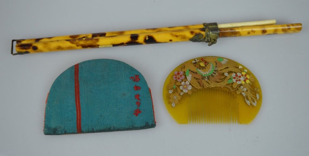Japanese Gold Lacquer Comb & Tortoise Knife Set (1 of 7)