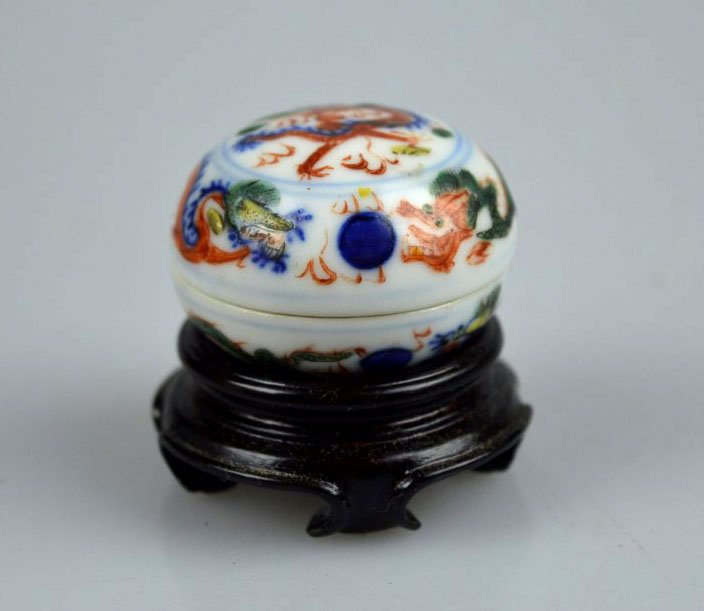 Miniature Chinese Porcelain Seal Paste Box (1 of 8)