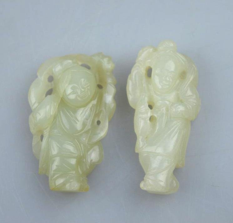 2 Antique Chinese Carved Jade Toggles (1 of 7)