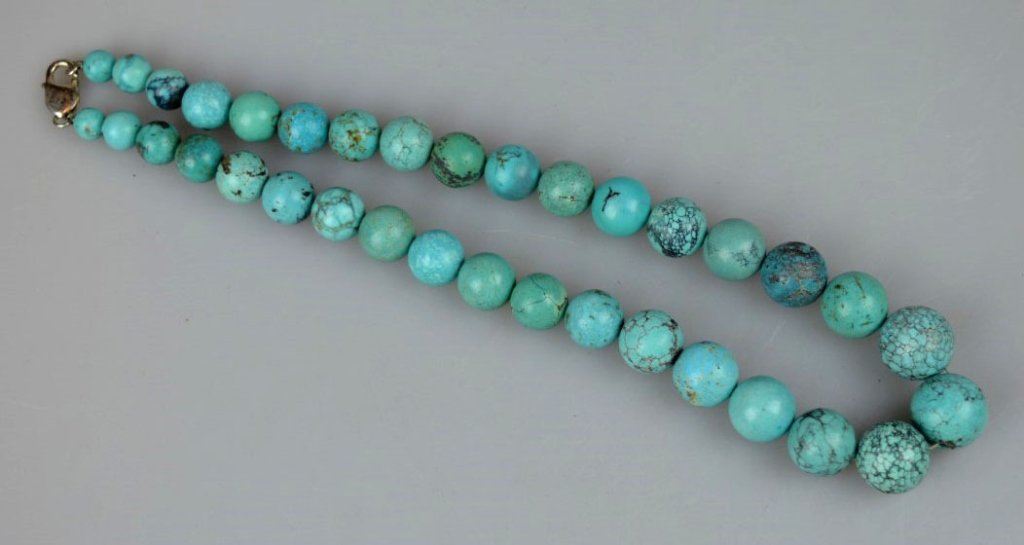35 Bead Chinese Old Turquoise Necklace (1 of 5)