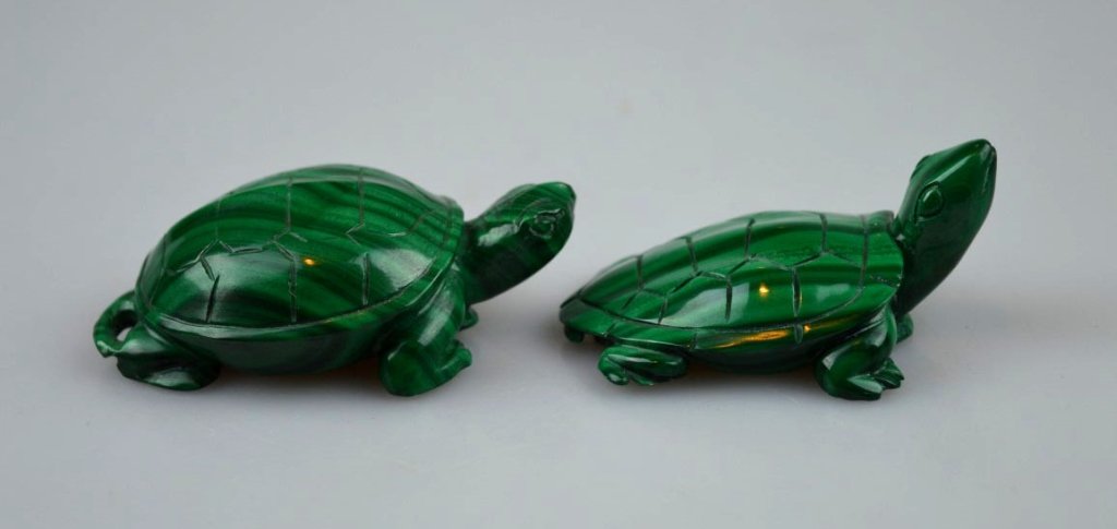 2 Carved Chinese Tortoise in Polished Malachite (1 of 6)