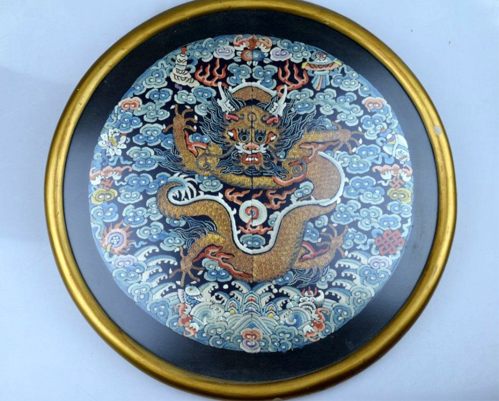 Chinese Silk Embroidered 5-Claw Dragon Roundel (1 of 6)