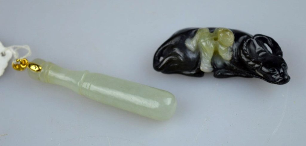 2 Chinese Antique Carvings in Jade (1 of 6)
