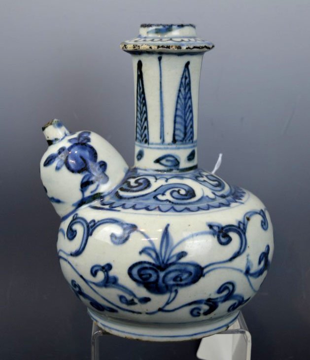 Ming Chinese B & W Porcelain Kendi (1 of 9)