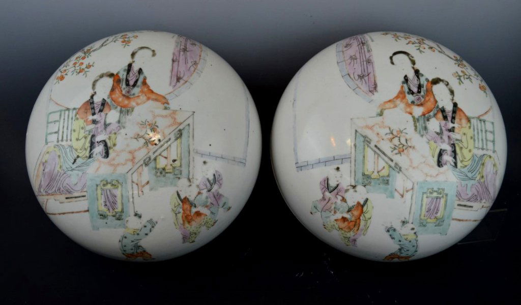 Pr Large 19th C Chinese Porcelain Round Boxes (1 of 10)