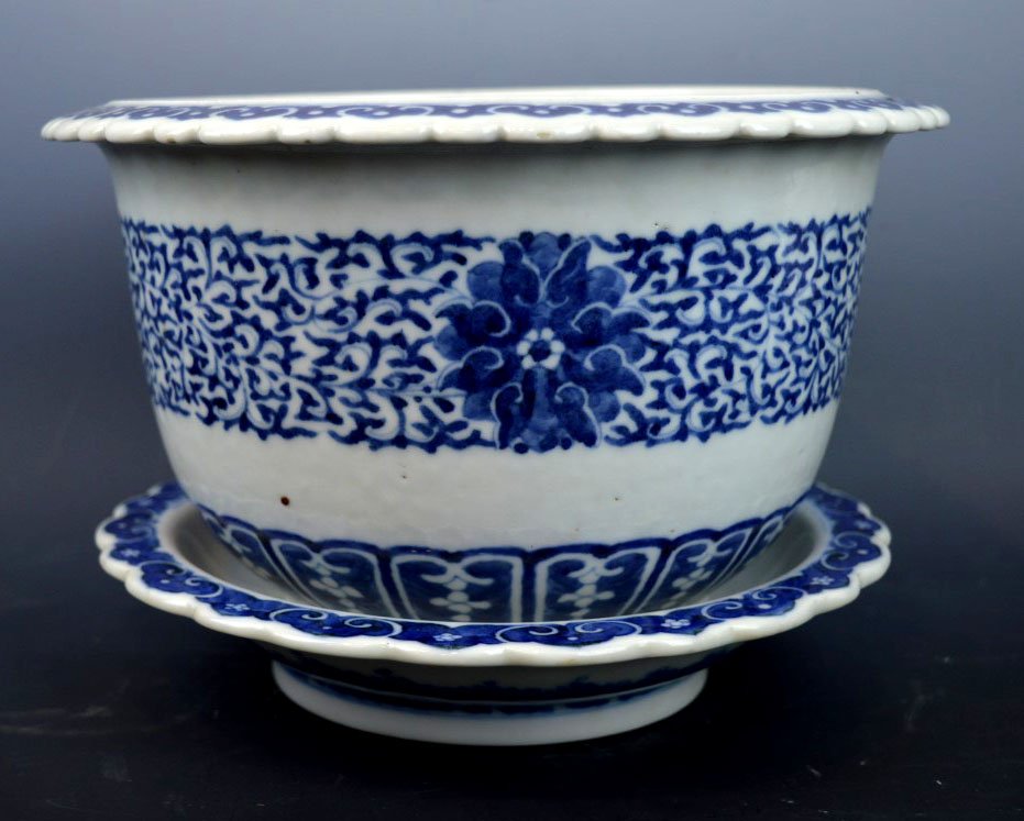 18th/19th C Chinese B & W Porcelain Flowerpot Set (1 of 6)