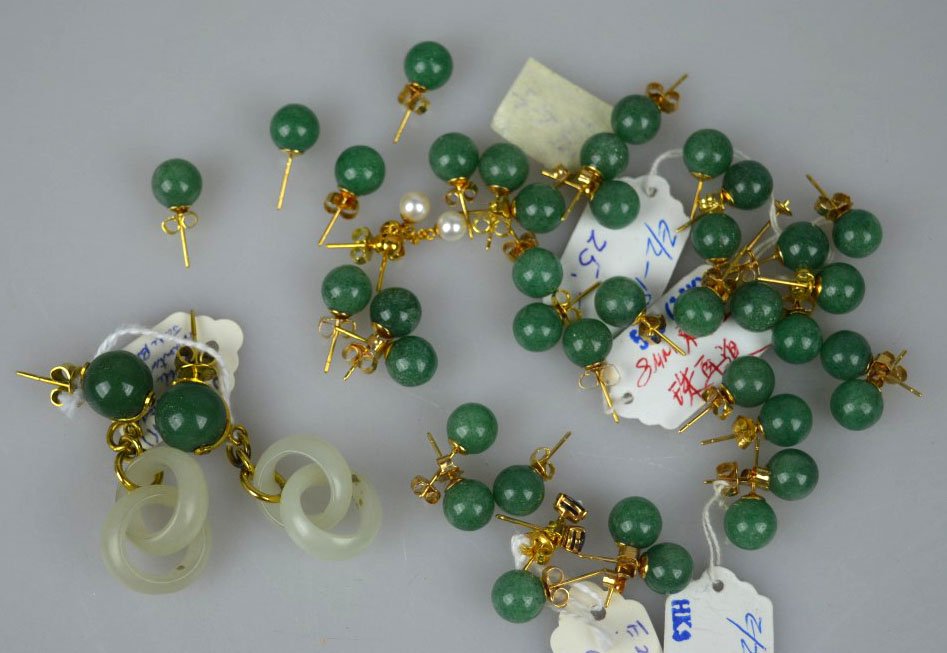 21 Pairs of Earrings in gold marked 14K or 585 (1 of 7)