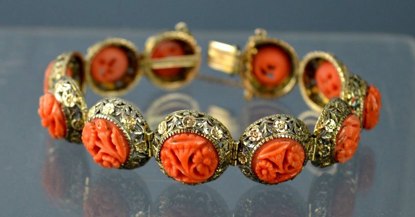 Fine Chinese Carved Coral & Gold Link Bracelet (1 of 6)