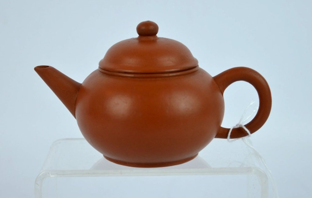 Small Chinese Yixing Teapot (1 of 8)