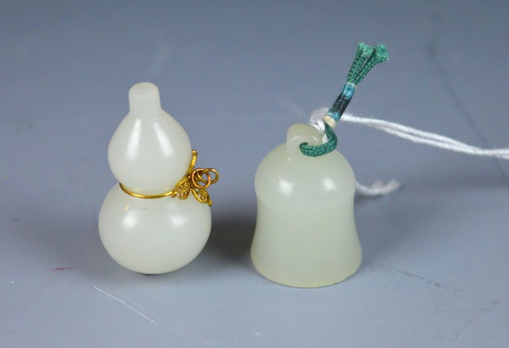 2 White Jades, a Bell Shaped Seal & Double Gourd (1 of 5)