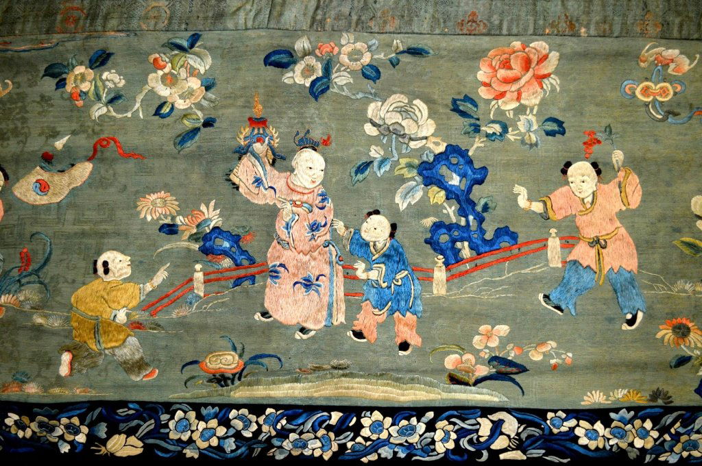 Fine Long 18th C Chinese Silk Embroidery (1 of 10)