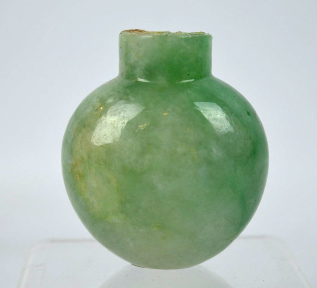 18 Century Chinese Translucent Jadeite Snuff (1 of 7)