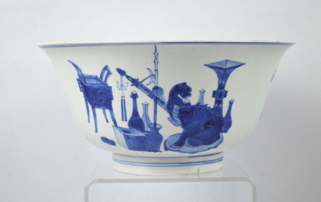 Chinese Kangxi Blue & White "100 Antiques" Bowl (1 of 10)