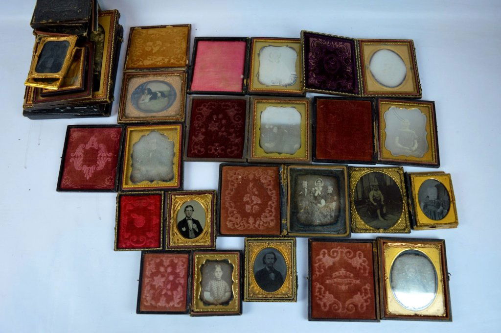 13 - Early American Ambro's, Dag's, Tins & Parts (1 of 10)
