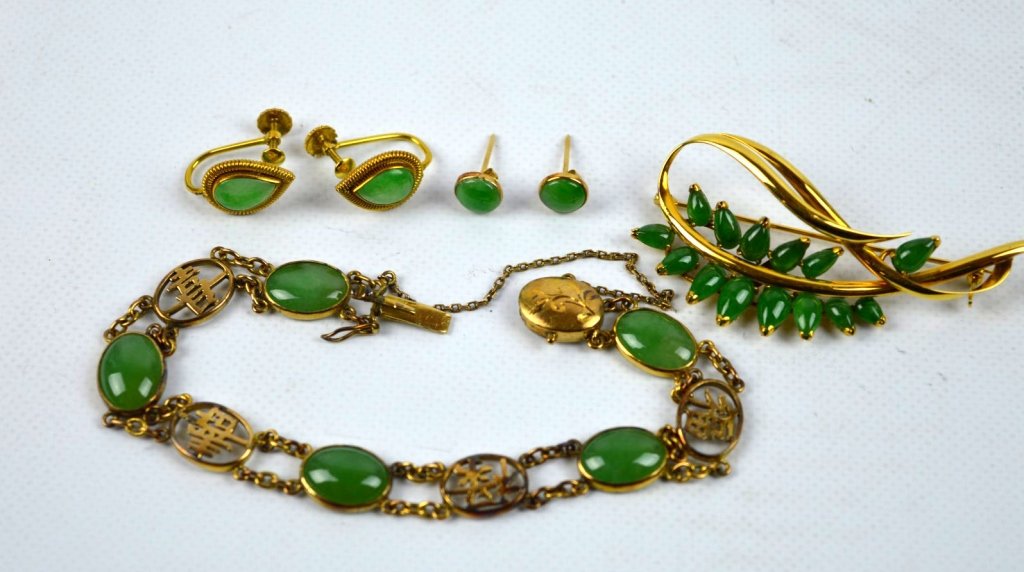 Chow Tai Fook Natural Jadeite Pin, Bracelet, etc. (1 of 9)