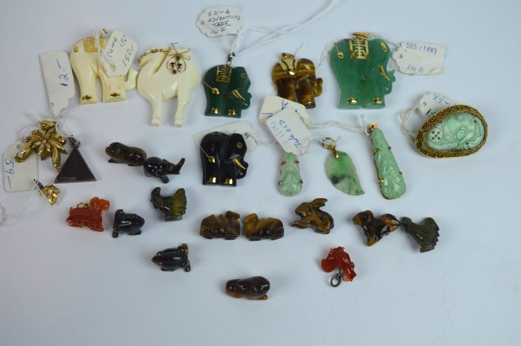 Good Group Chinese Carved Jadeite, Tiger-Eye, Etc. (1 of 5)